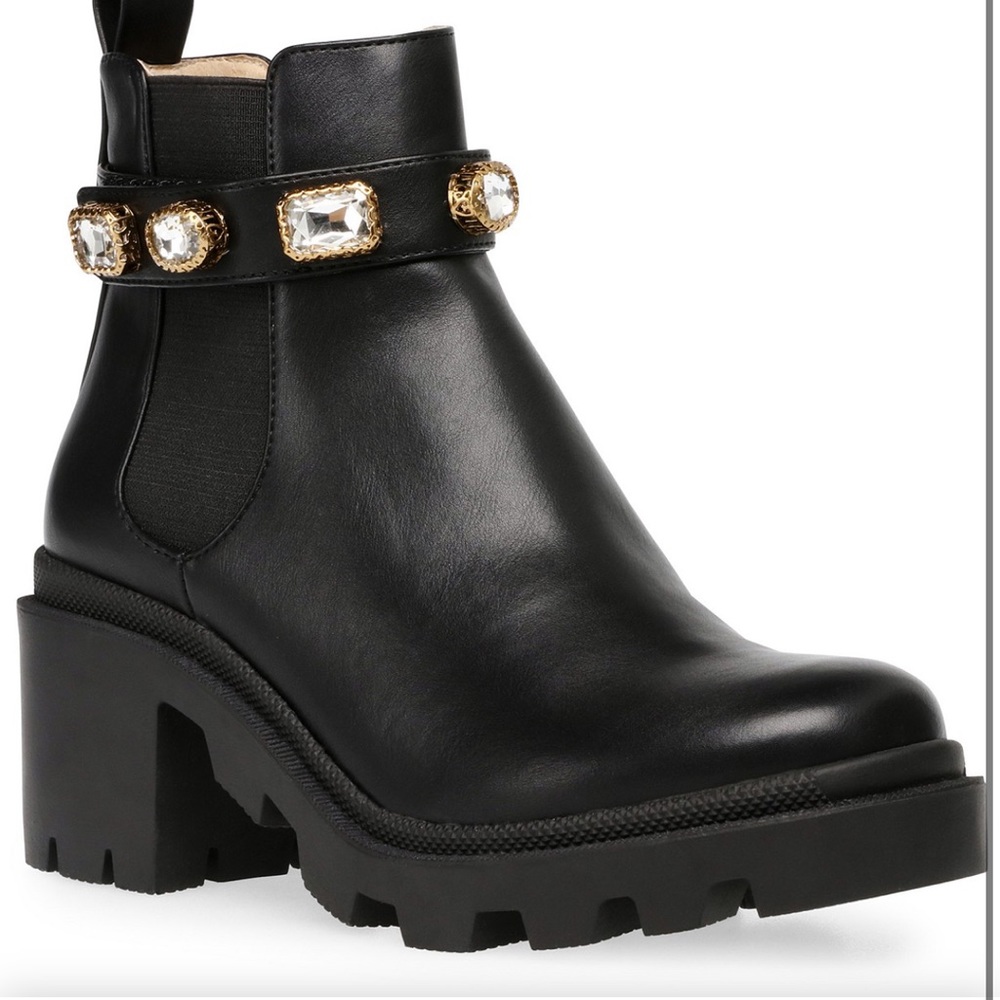 Steve Madden Women’s Amulet bootie
